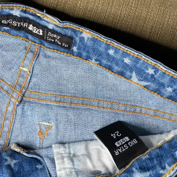Big Star Remy Low Rise Star Denim Shorts - Picture 5 of 7